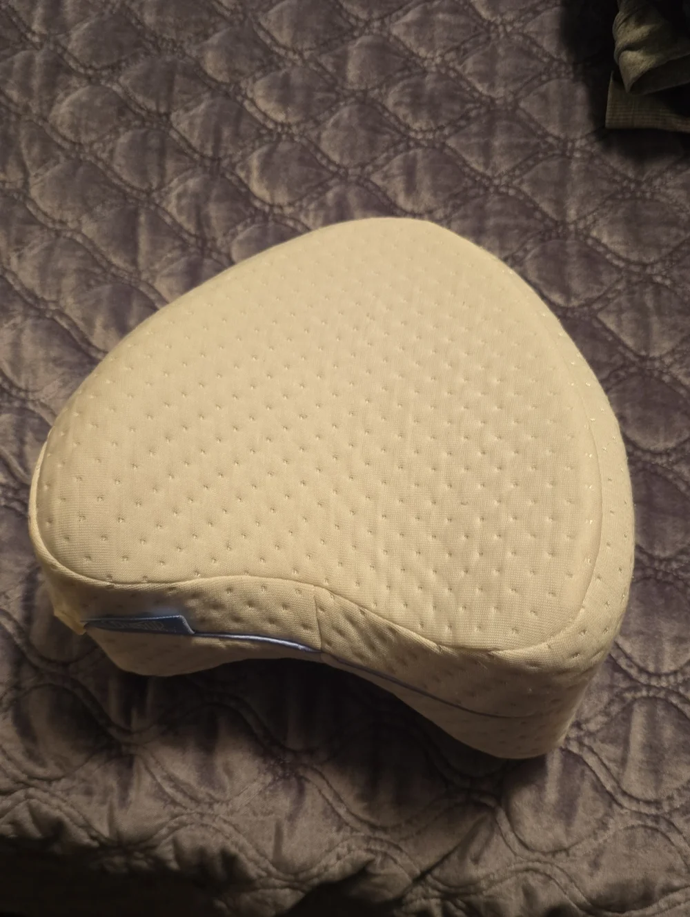 Contour Memory Foam Knee Legacy Pillow